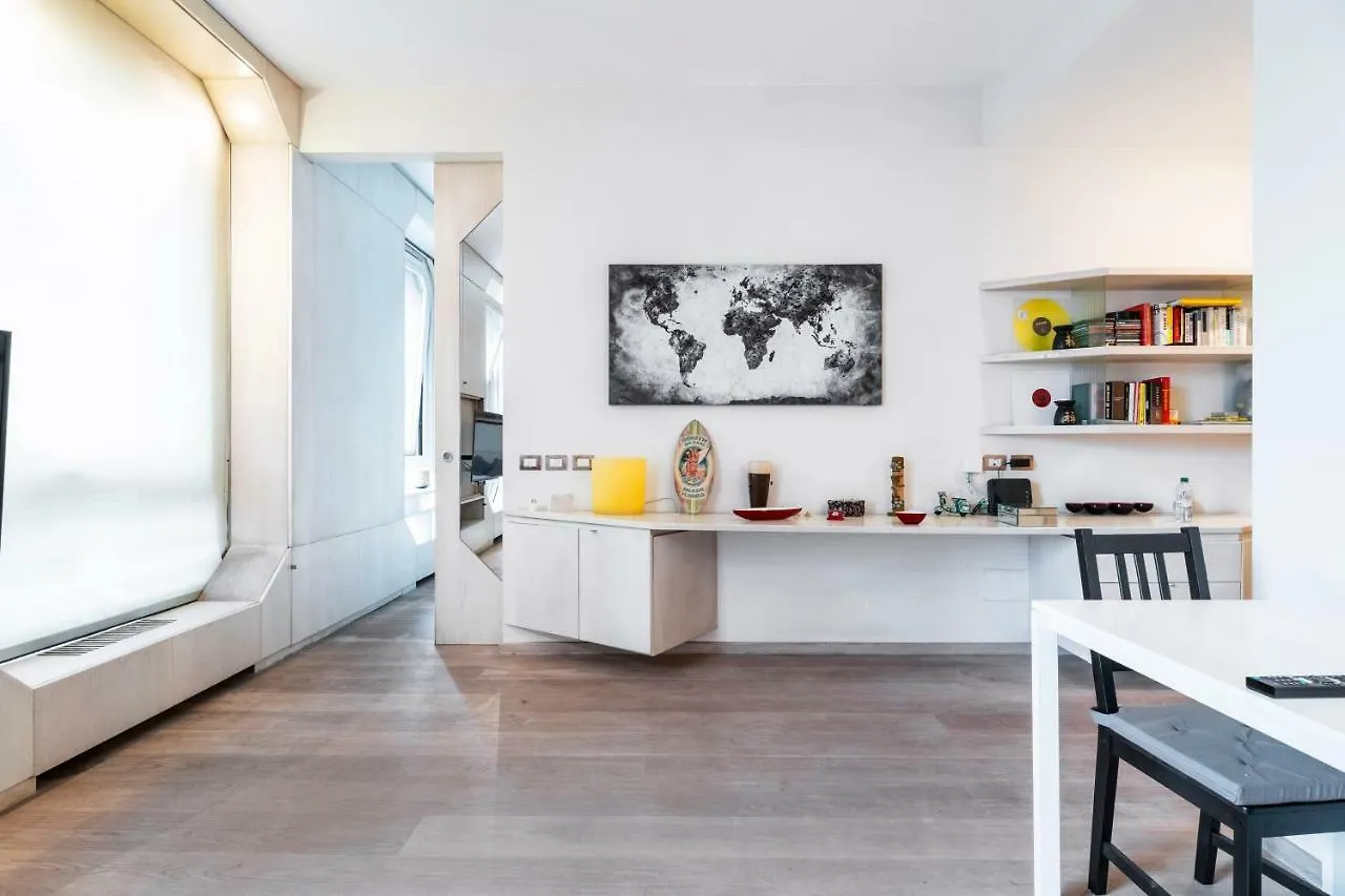 Santo Stefano Luxury Apartment Milan